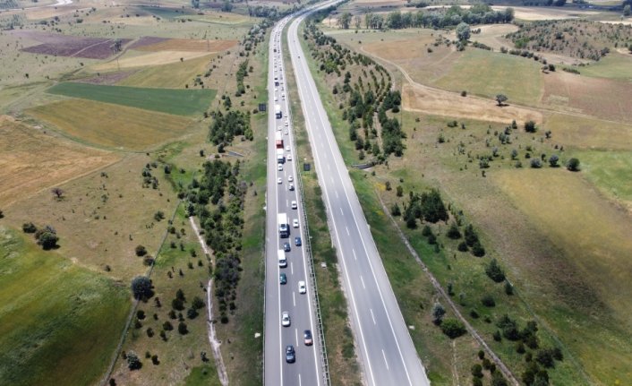 Bolu Gerede-Karadeniz Bağlantı Yolu'nda bayram tatili yoğunluğu