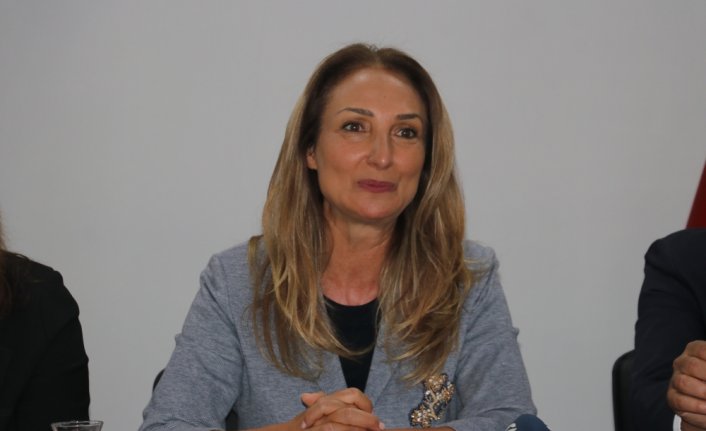 CHP Kadın Kolları Genel Başkanı Nazlıaka, partisinin Kastamonu il başkanlığında konuştu: