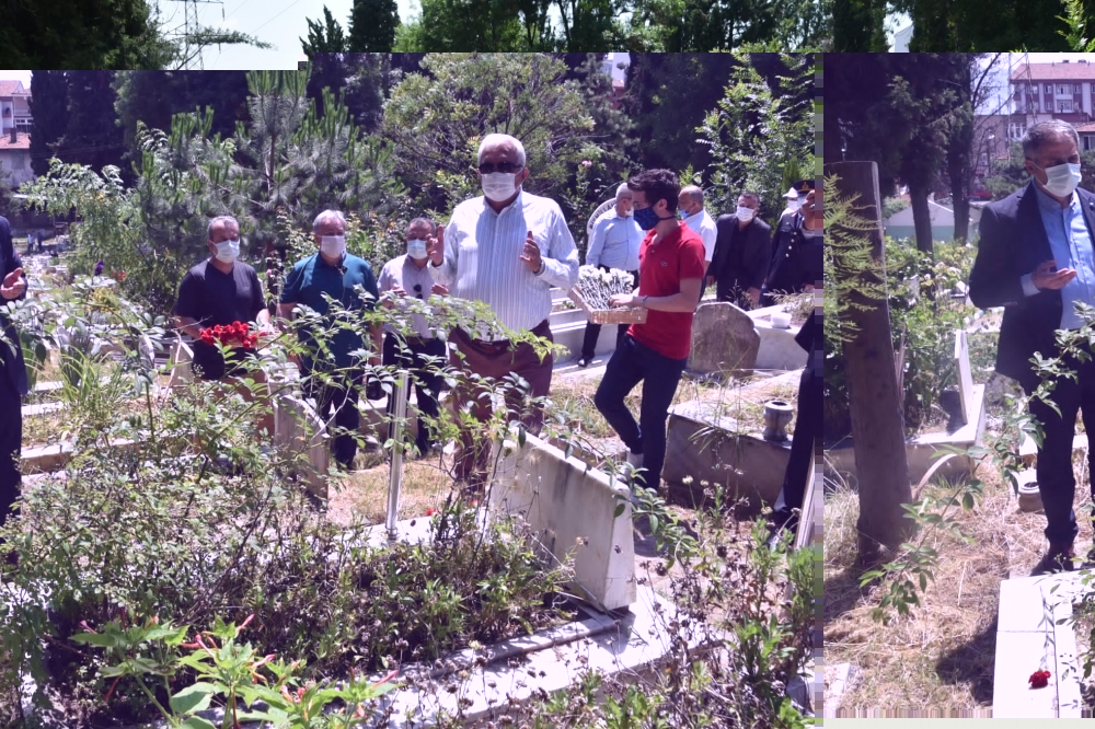 Ereğli'de şehit mezarlarına karanfil bırakıldı