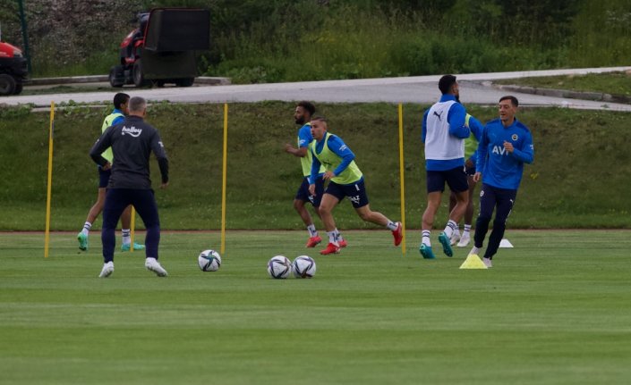 Fenerbahçe, Topuk Yaylası'ndaki yeni sezon hazırlık kampına başladı