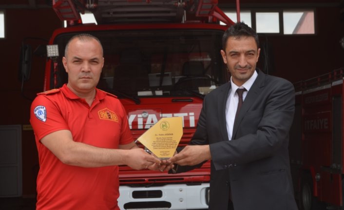 Merzifon’da itfaiye personeline plaket verildi