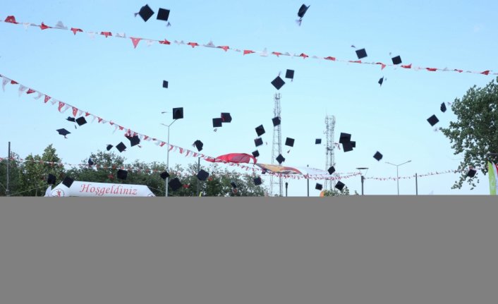Ondokuz Mayıs Üniversitesi Ziraat Fakültesinden mezun olan 97 öğrenci törenle diplomalarını aldı