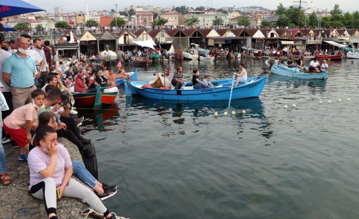 Trabzon'da Kabotaj Bayramı dolayısıyla yağlı direk yarışları düzenlendi