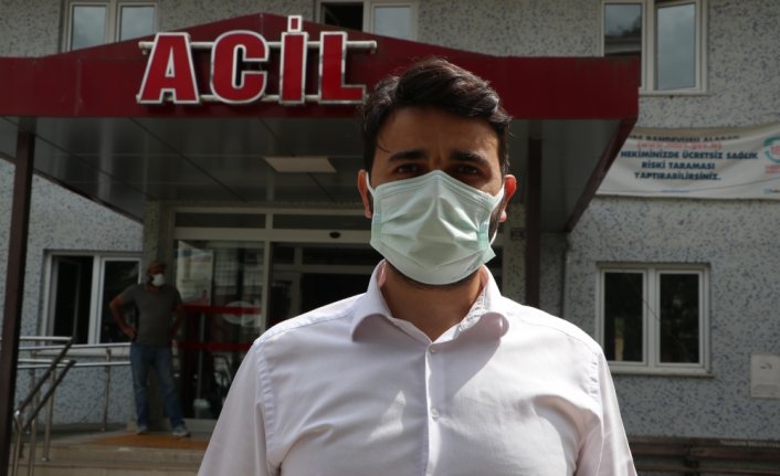 Trabzon'da Kovid-19 aşısı olmak istemeyen kadını, Vali Ustaoğlu ikna etti