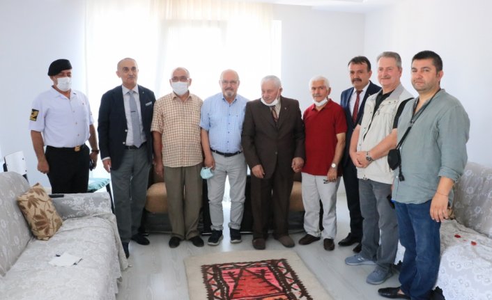 TSKGV'ye 600 bin lira bağışlayan kişiye altın madalya ve berat belgesi verildi