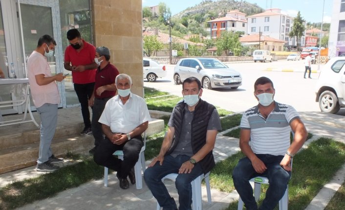 Turhal'da Kovid-19 aşı çadırı kuruldu