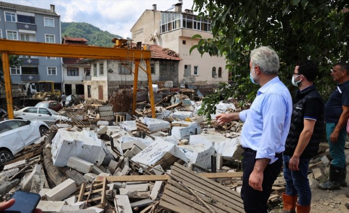 AK Parti İstanbul İl Başkanı Kabaktepe, Bozkurt'ta afetzedeleri ziyaret etti