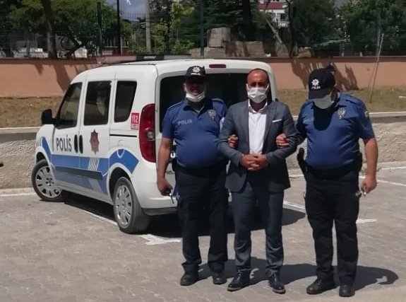 Amasya'da havaya açılan ateş sonucu parkta oturan genç kız yaralandı