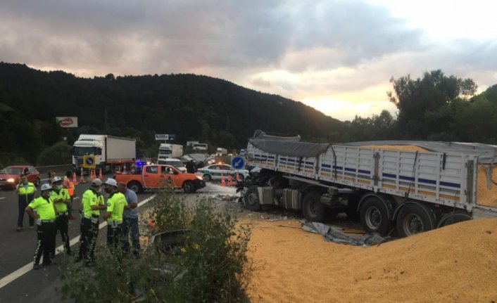 Anadolu Otoyolu'nda zincirleme trafik kazası: 1 ölü, 1 yaralı