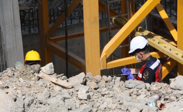 Artvin'de viyadük inşaatından düşen işçi hayatını kaybetti