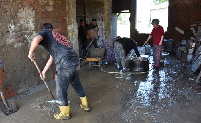 Bartın'da hayatın normale dönmesi için yoğun çalışma yürütülüyor