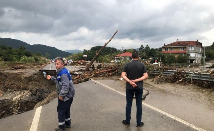 Bartın'da şiddetli yağış sel ve heyelana neden oldu