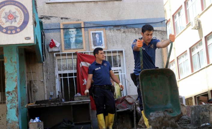 Bozkurt'ta afetzedelerin ihtiyaçları sosyal marketten karşılanıyor