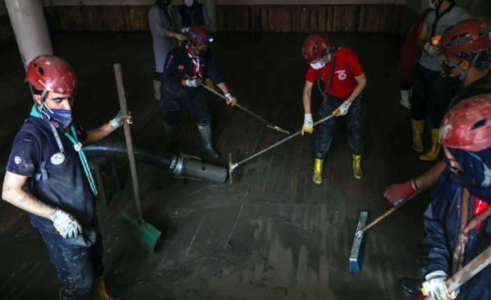 Bozkurt'ta suyun kesildiği bölgelerde bakım ve onarım çalışmaları devam ediyor