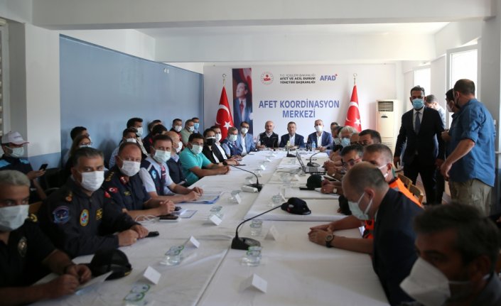 Cumhurbaşkanı Yardımcısı Oktay, sel bölgesinde incelemelerde bulunmak üzere Sinop'a geldi