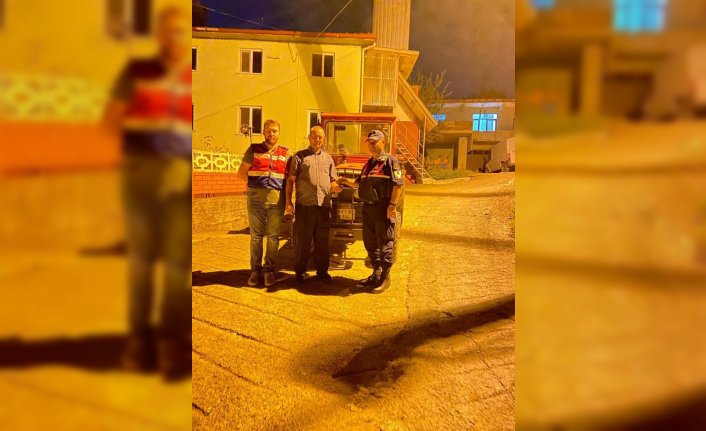 Düzce'de çalınan traktör Alaplı'da bulunarak sahibine teslim edildi