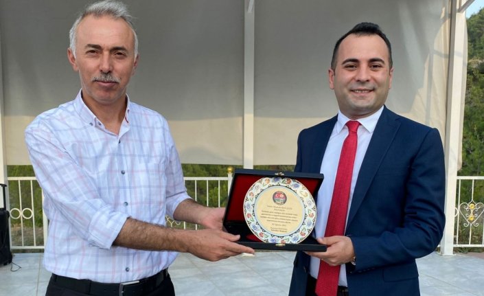 Erzurum'a atanan Taşova Kaymakamı Çelik onuruna veda yemeği düzenlendi