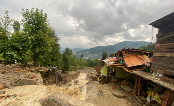 GÜNCELLEME 2 - Bartın'da şiddetli yağış, sel ve heyelana neden oldu