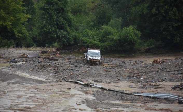 GÜNCELLEME - Bartın'da şiddetli yağış sel ve heyelana neden oldu
