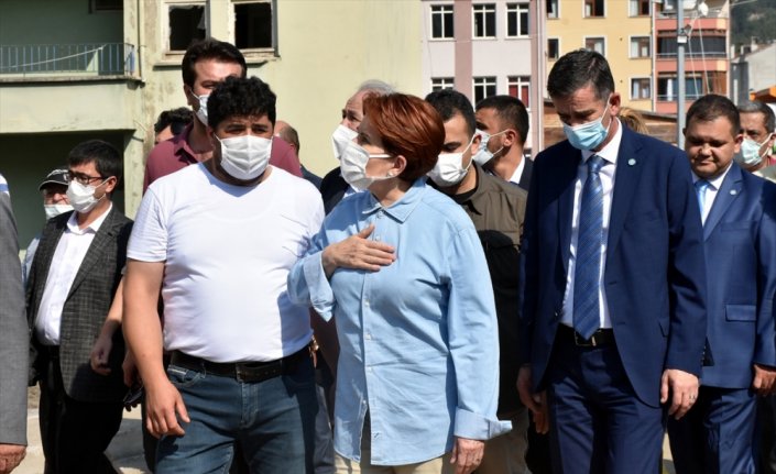İYİ Parti Genel Başkanı Akşener, sel bölgesi Bozkurt'u ziyaret etti: