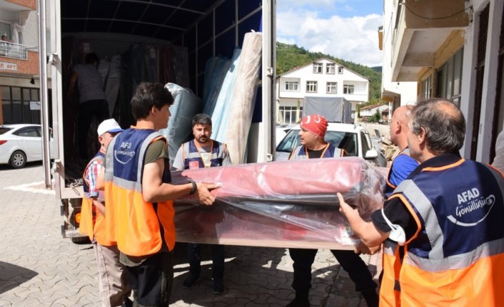 Karabük'ten sel felaketinin yaşandığı Kastamonu'ya yardım tırı gönderildi