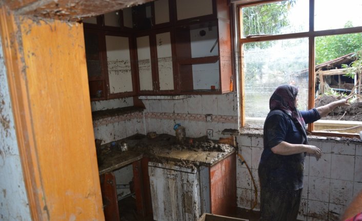 Kastamonu'daki selden kurtulan Behice Çubuk, yaşadıklarını anlattı: