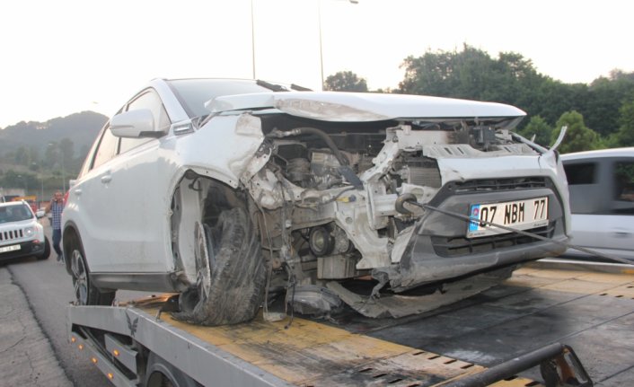Ordu'da tünelde tır ile otomobil çarpıştı: 2 yaralı