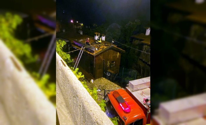 Safranbolu'da tarihi çarşıdaki dükkan yangında kullanılamaz hale geldi