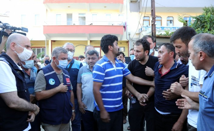 Selin ardından önce eşini iki gün sonra annesini ve kızını toprağa verdi