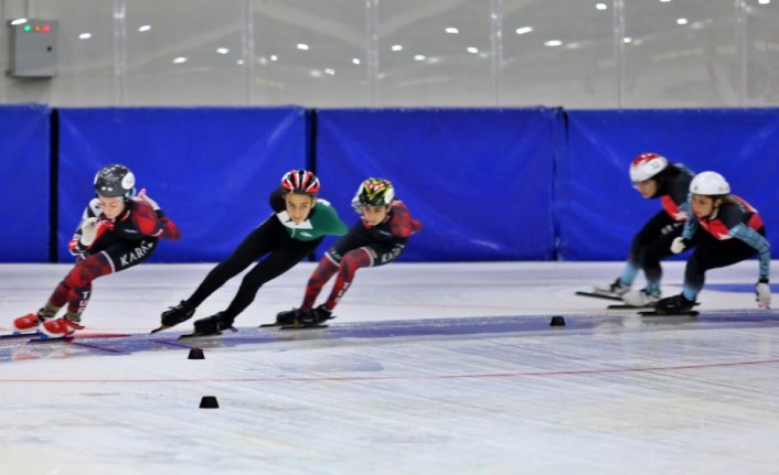 Short Track Milli Takım sporcuları Samsun'da kampa girdi