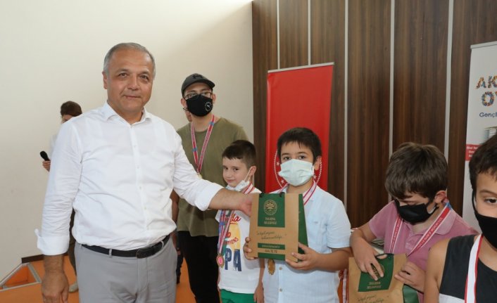 Suluova'da düzenlenen satranç turnuvası ödül töreni düzenlendi