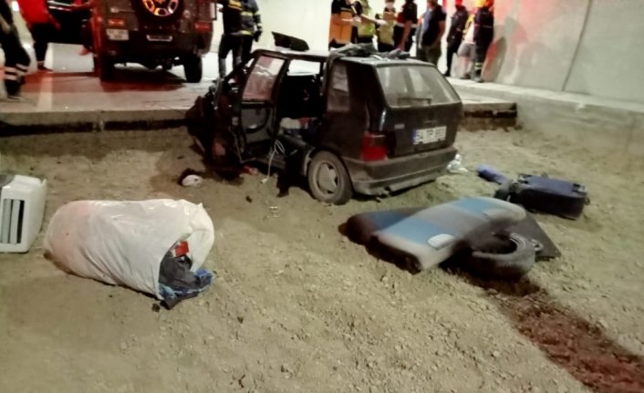 Tadilat dolasıyla trafiğe kapalı Ovit Tüneli'nde duvara çarpan otomobilin sürücüsü öldü