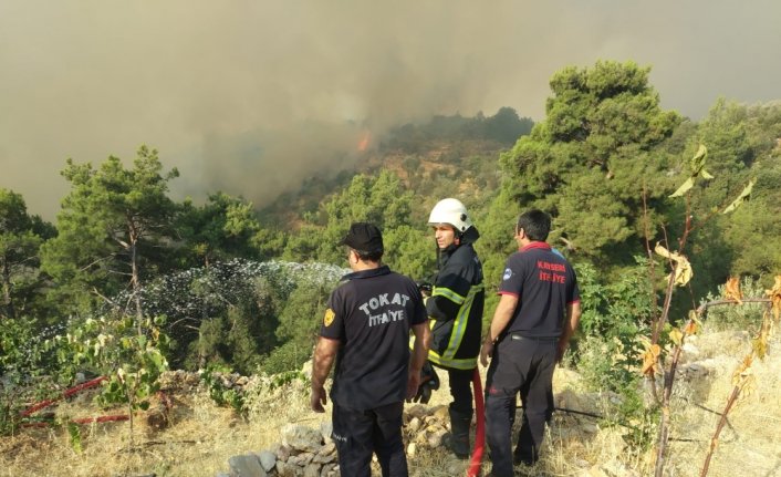 Tokat Belediyesi itfaiye ekipleri Antalya'da yangın söndürme çalışmalarına katılıyor