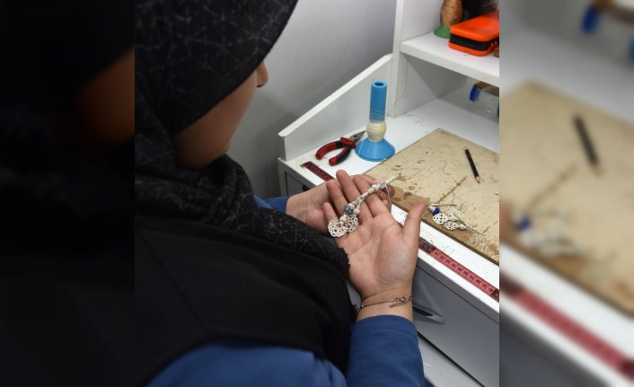 Trabzon'da kazaziye örücüsü genç kız, Türkiye'de 2021 yılının çırağı seçildi