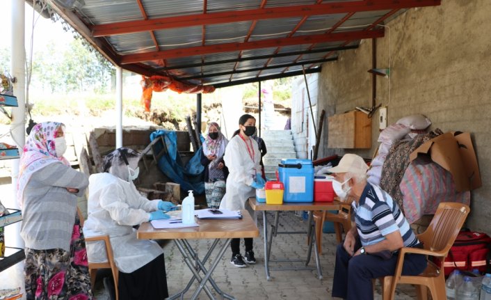 Trabzon'da yayladaki vatandaşlara Kovid-19 aşısı uygulandı