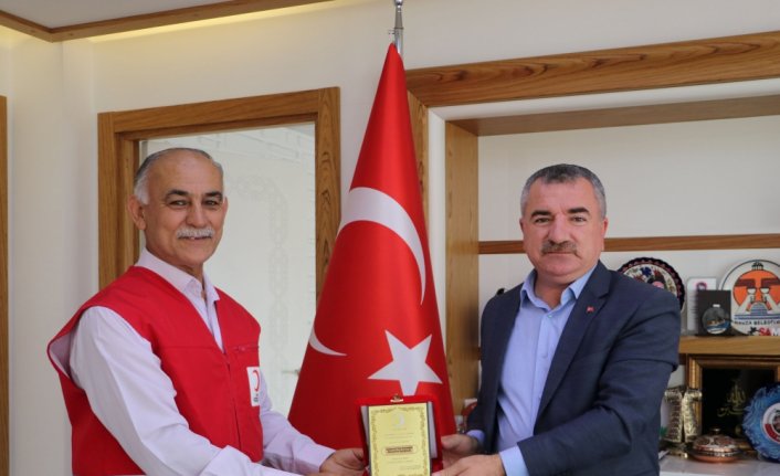 Türk Kızılay'dan Havza Kaymakamı Yılmaz ve Belediye Başkanı Özdemir'e teşekkür plaketi