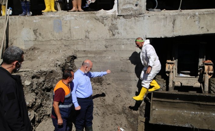 Bakan Soylu selden etkilenen Bozkurt'ta incelemelerini sürdürdü