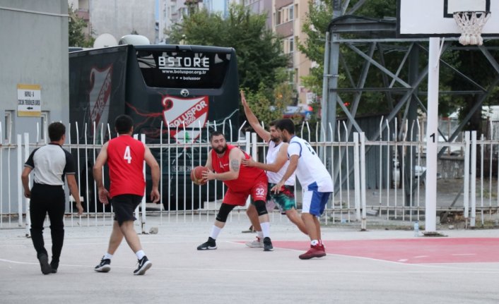 Bolu'da Sokak Basketbolu ve Kum Voleybolu 30 Ağustos Zafer Turnuvası sona erdi