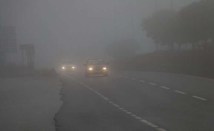 Bolu'da yoğun sis etkili oluyor