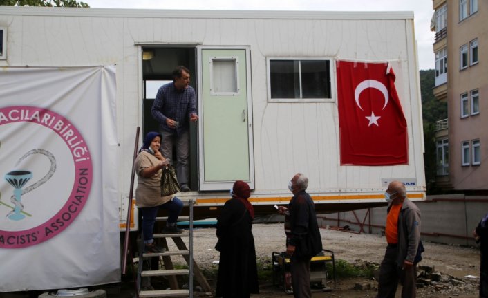 Bozkurt'ta mobil eczane sayesinde ilaç ihtiyacı kesintisiz karşılandı