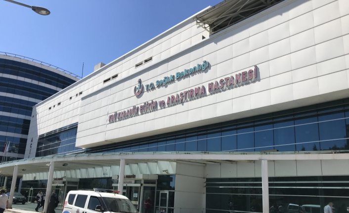 Karabük'te fabrikanın çatısından düşen işçi hayatını kaybetti