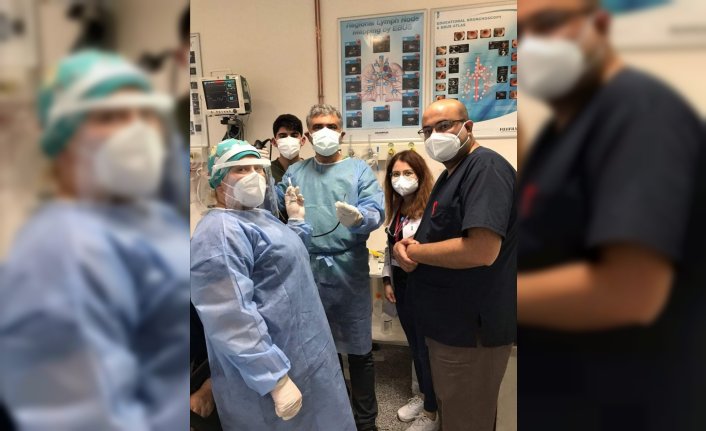 Karabük'te öksürük şikayetiyle hastaneye giden kadının akciğerinden çekirdek çıktı