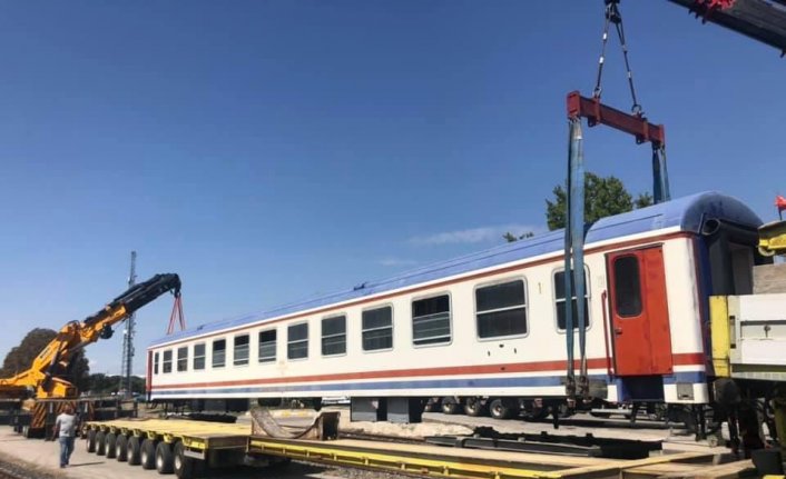 Menderesleri ile ünlü Perşembe Yaylası'na çıkartılan tren vagonları kafeye dönüştürülecek