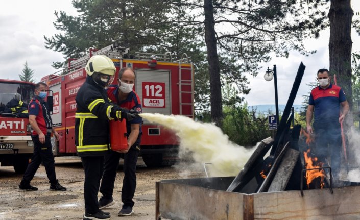 Öğrenciler bir günlerini itfaiye personeli gibi geçirdi
