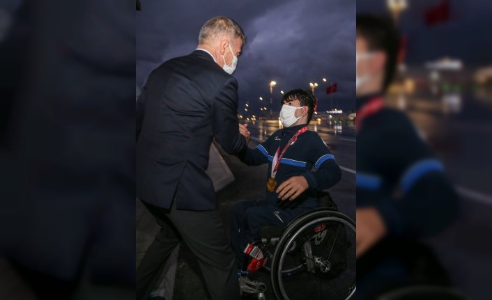 Tokyo Paralimpik Oyunları'nda masa tenisinde yarışan milli sporcular yurda döndü