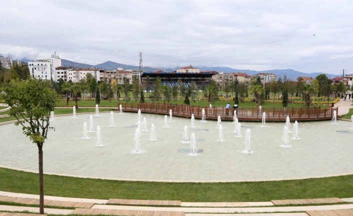 Trabzon'da yapımı tamamlanan Millet Bahçesi hizmete girdi