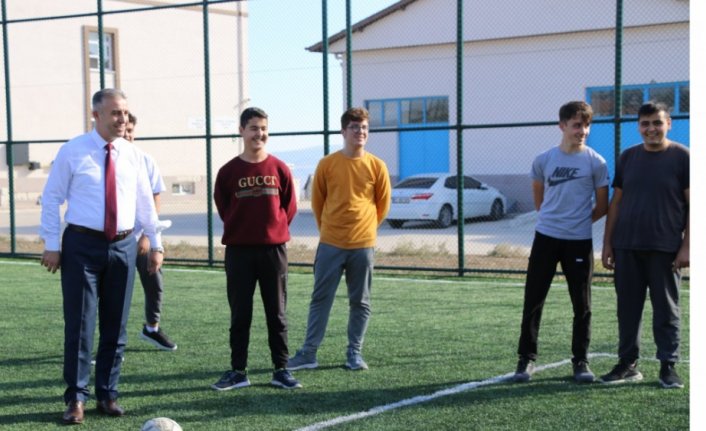 Amasya Milli Eğitim Müdürü Coşkun Merzifon'da okulları ziyaret etti