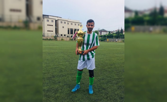 Bartın'da otomobiliyle tıra çarpan amatör futbolcu yaşamını yitirdi