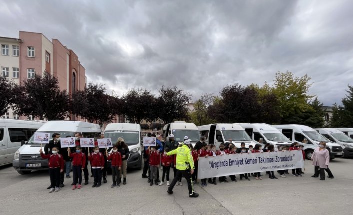 Çorum'da öğrenci servislerinde emniyet kemeri denetimi yapıldı