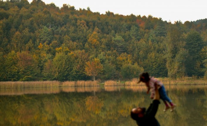 Düzce Kurugöl Tabiat Parkı'nda renk cümbüşü yaşanıyor